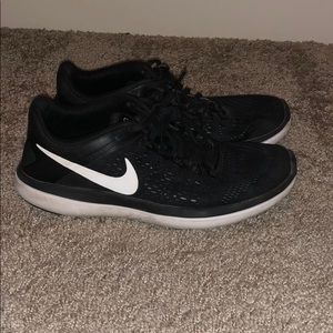 Nike Tennis Shoes